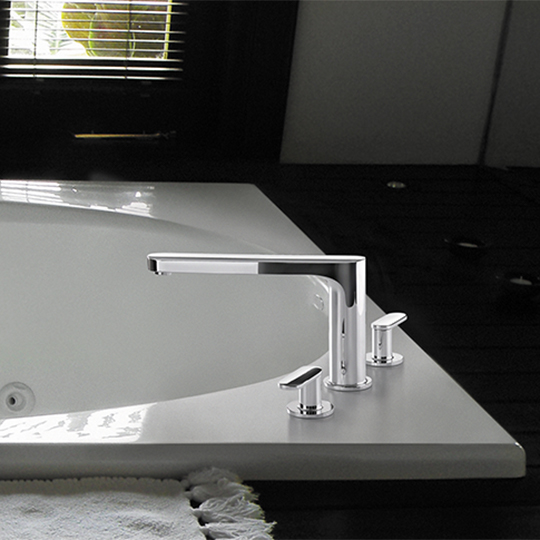 Two-Handle Bathtub Faucet W/Swivel Spout thumbnail 3