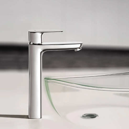 6779 Pan 2 Faucet & showers