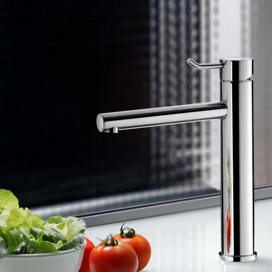 6768 Simple Faucet & showers